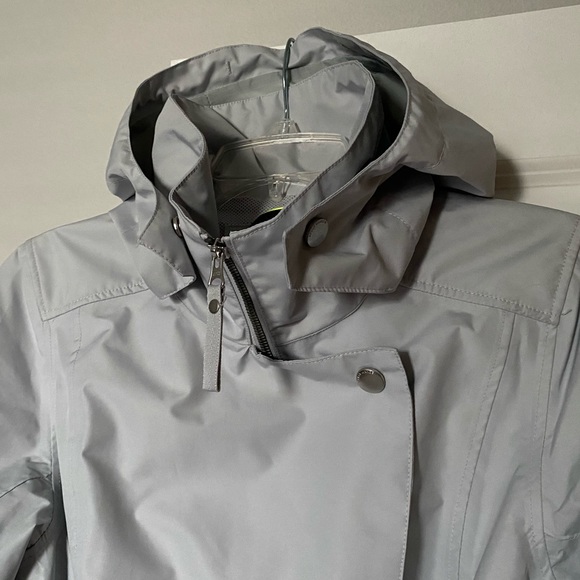 HELLY HANSON PROTECTION RAIN JACKET SIZE M NWOT GREY ZIPPER POCKETS HELL… - Picture 8 of 17